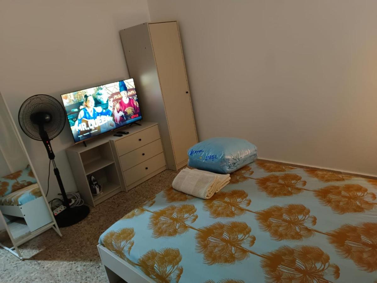 Affordable Transient - Not A Hotel - Sharing Kitchen And Washrooms Abu Dhabi Exterior foto