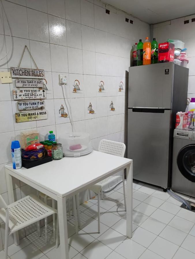 Affordable Transient - Not A Hotel - Sharing Kitchen And Washrooms Abu Dhabi Exterior foto
