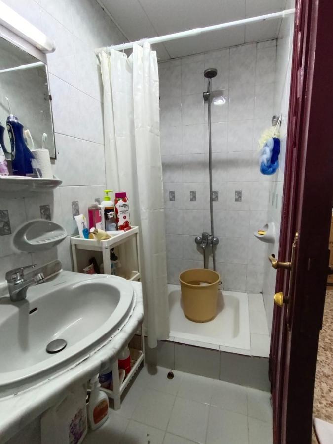 Affordable Transient - Not A Hotel - Sharing Kitchen And Washrooms Abu Dhabi Exterior foto