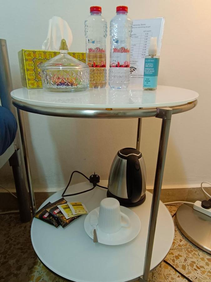 Affordable Transient - Not A Hotel - Sharing Kitchen And Washrooms Abu Dhabi Exterior foto