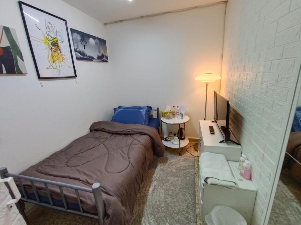 Affordable Transient - Not A Hotel - Sharing Kitchen And Washrooms Abu Dhabi Exterior foto