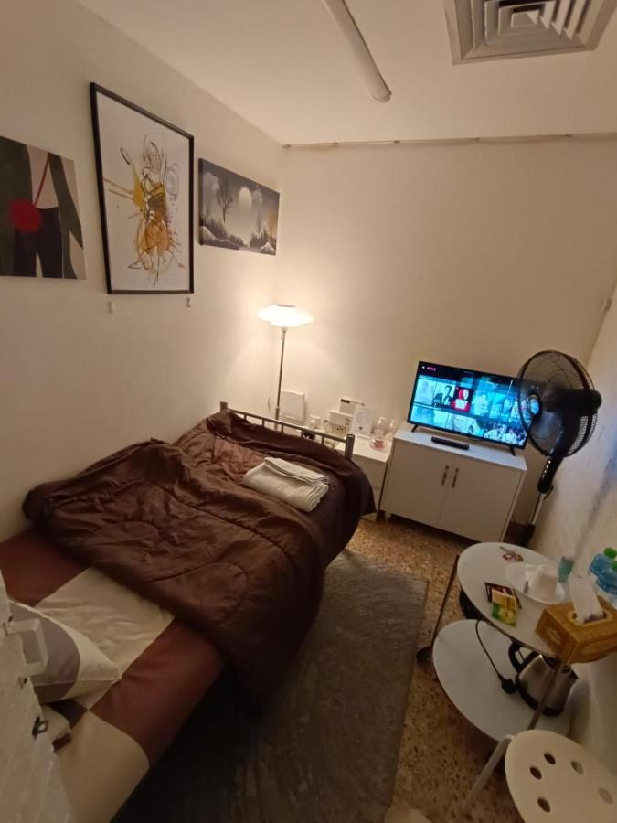 Affordable Transient - Not A Hotel - Sharing Kitchen And Washrooms Abu Dhabi Exterior foto