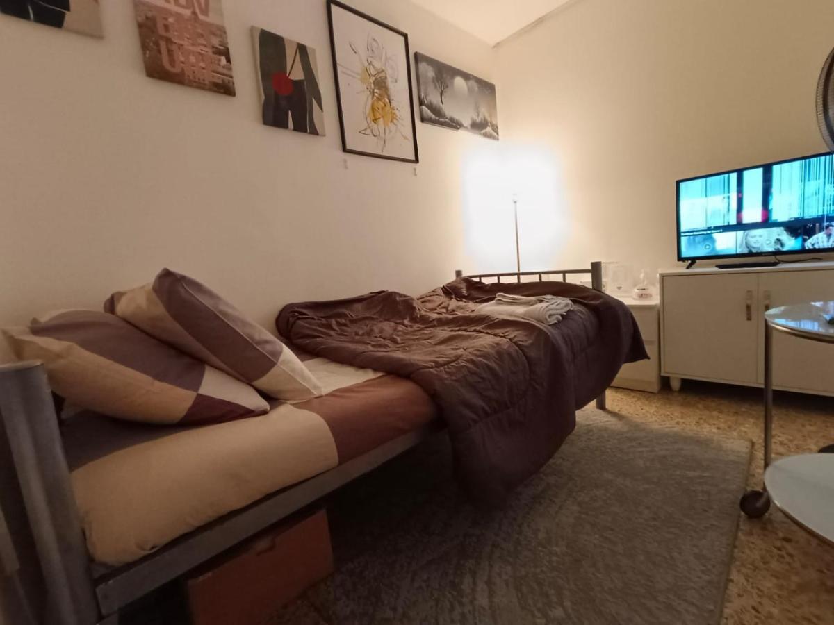 Affordable Transient - Not A Hotel - Sharing Kitchen And Washrooms Abu Dhabi Exterior foto